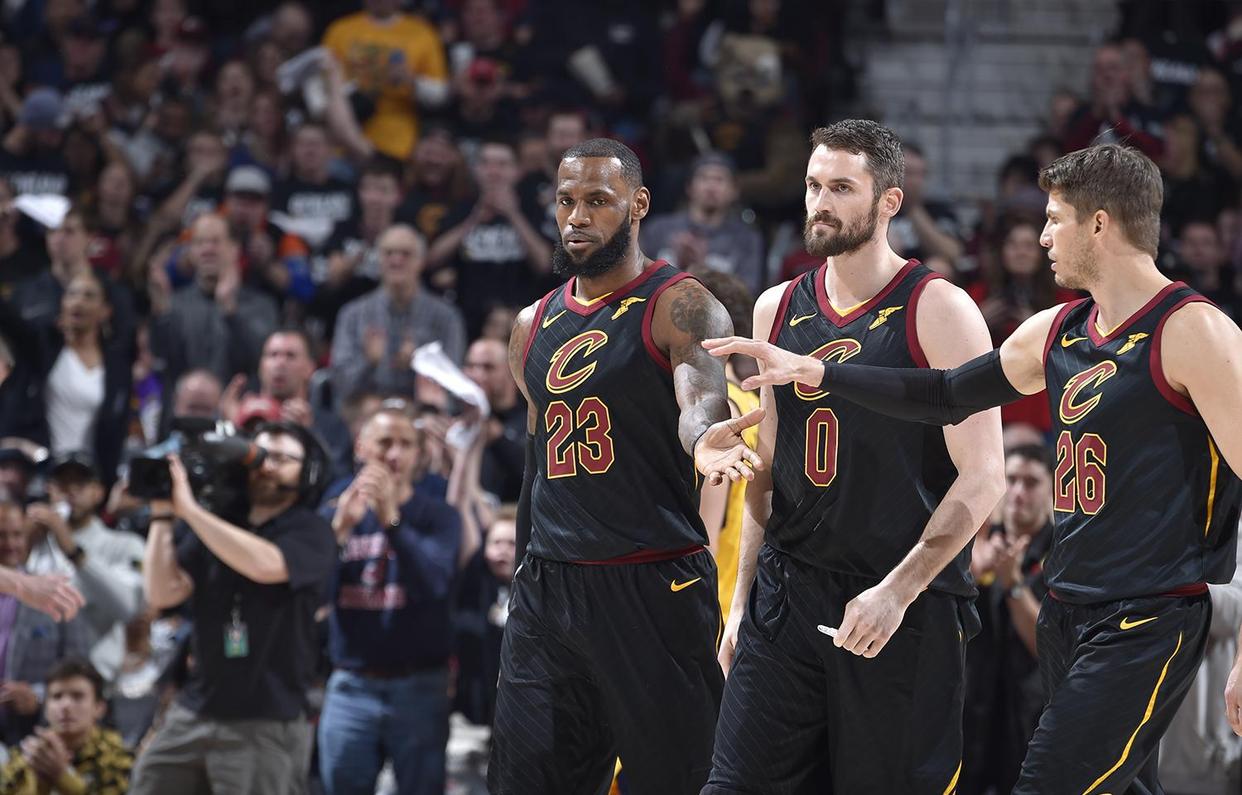 热火险胜骑士，伦纳德带队取胜