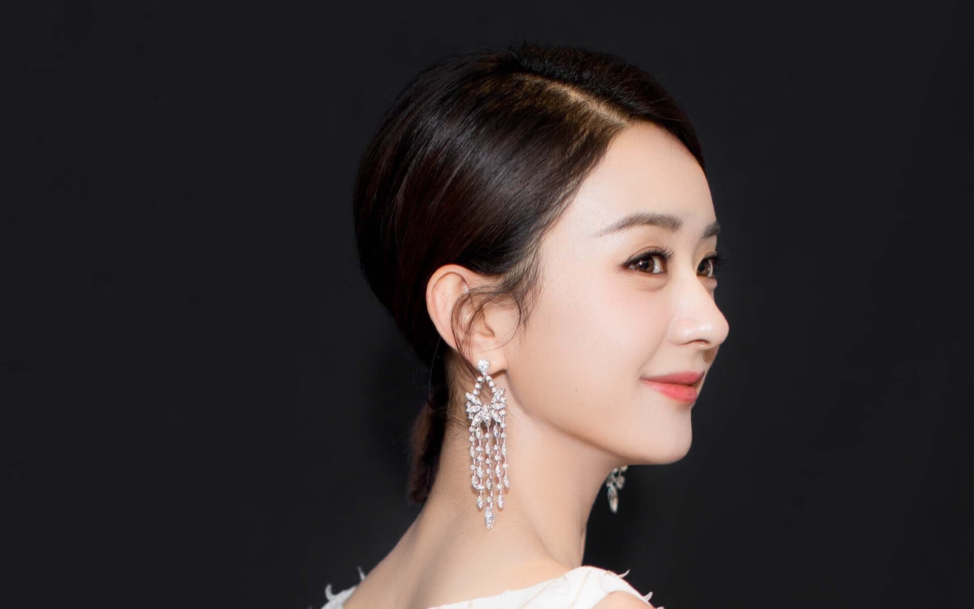 爱游戏APP-钢铁防线与灵光一闪，毕尔巴鄂绞杀战中的内马尔时刻