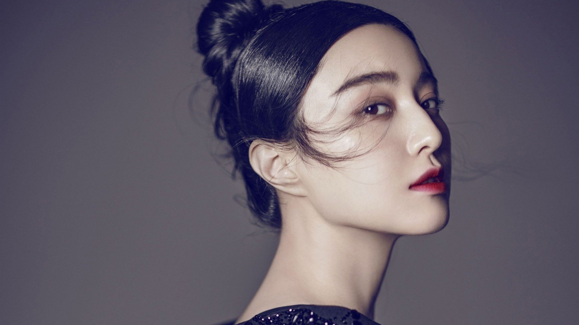 安哥拉体育奇迹日，足球队踏平多特蒙德，车手孔德F1揭幕战霸气接管