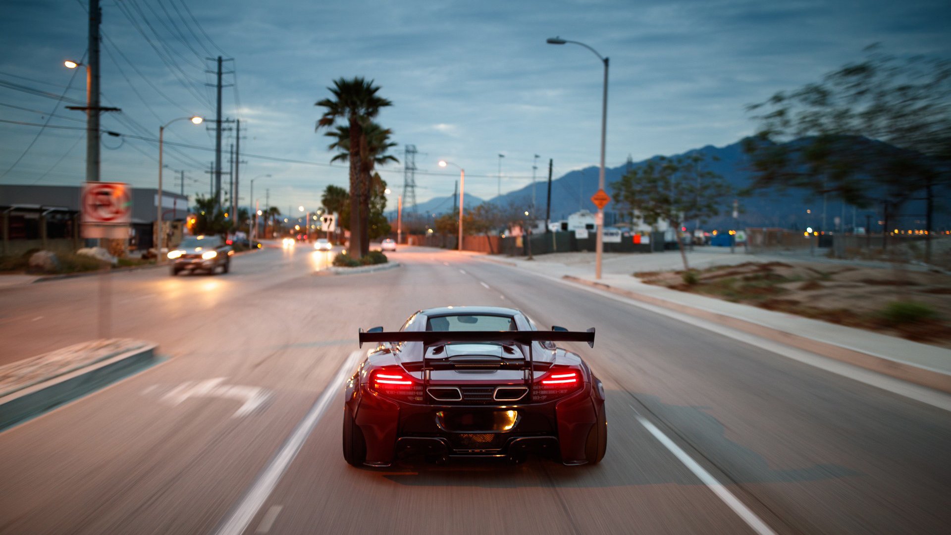 爱游戏体育-星光之夜，帕尔默独闯龙潭，美国队3-0轻取利物浦展现战术碾压